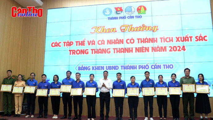 Tuổi trẻ Cần Thơ thực hiện 1.810 công trình, phần việc trong Tháng Thanh niên