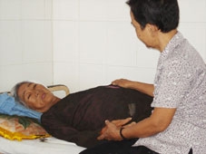 Xin giúp gia đình bà Thoại qua cơn khốn khó!