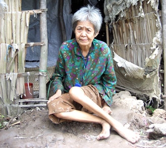 Tuổi già khốn khó, cô quạnh