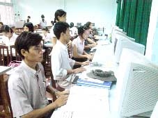 Sinh viên học từ doanh nghiệp
