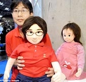 Búp bê giống hệt chủ