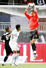 Thủ môn Hugo Floris  
Phát hiện mới của bóng đá Pháp