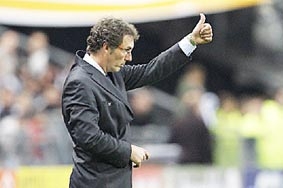 Laurent Blanc sẽ là người kế nhiệm HLV Alex Ferguson?