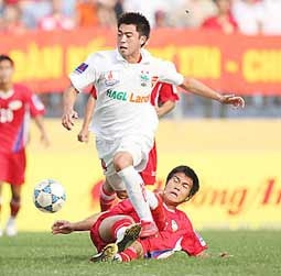 Hấp dẫn cuộc chạy trốn play-off!