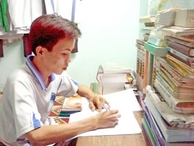 Bùi Hoàng Tân 
vượt khó, học giỏi