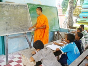 Chùa Khmer vùng Bảy Núi với sự nghiệp "trồng người"