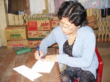 Trao tiền từ thiện