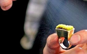 Đeo nhẫn phải tưới nước