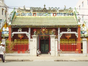 Chùa Ông - Trăm năm nguyên vẹn