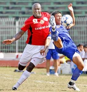 Thắng Hà Nội ACB 3-0, CLB TP Cần Thơ vươn lên nhì bảng
