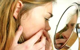 Kem trị mụn bằng sữa mẹ