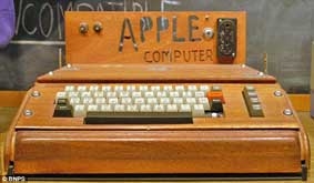 Đấu giá máy tính đầu tiên của Apple