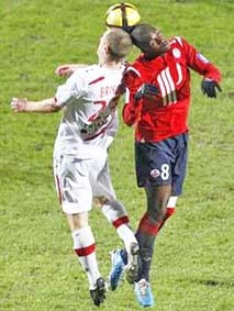 MOUSSA SOW
Tỏa sáng từ "vai phụ"