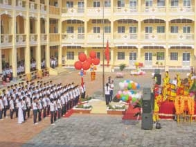 Vươn tới tầm cao tri thức