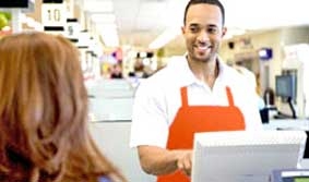 Nhân viên siêu thị làm 
“điệp viên sức khỏe”
