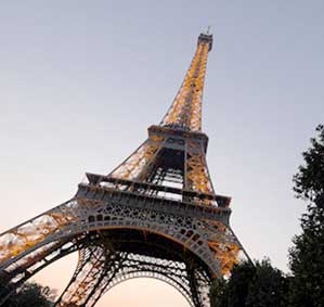 Đến Paris để... ngoại tình