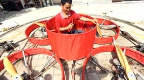 Đĩa bay tự chế 
của nông dân