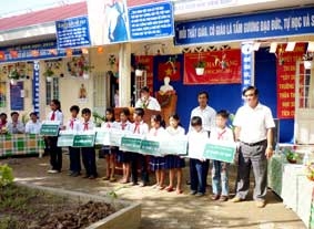 Nhọc nhằn đường đến lớp