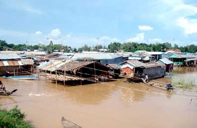 Ở ven biên