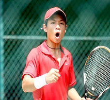 Tay vợt Nguyễn Hoàng Thiên đang chinh phục Top 100
