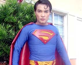 Phẫu thuật 
để trở thành siêu nhân