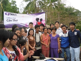 Trao tiền từ thiện