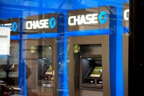 Đánh cắp 
nguyên máy ATM!