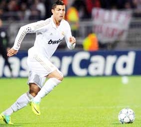 “Kền kền trắng” tiếp tục củng cố ngôi đầu La Liga