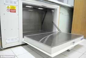 Thùng đựng trẻ bị bỏ rơi