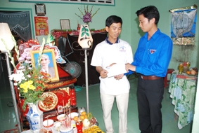 Trao tiền từ thiện