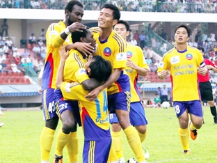 Huynh đệ miền Tây đối đầu