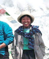 Cụ bà 73 tuổi 
chinh phục đỉnh Everest