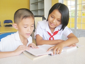 "Làm theo gương Bác, em cố gắng chăm ngoan hơn"