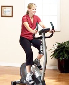 Đạp xe nước rút giúp đánh tan mỡ bụng nhanh chóng
