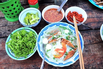 "Phố ăn vặt"