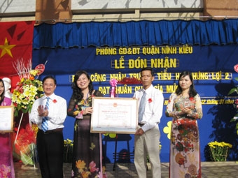 Cần sự đầu tư đột phá để xây dựng trường, trạm y tế đạt chuẩn quốc gia