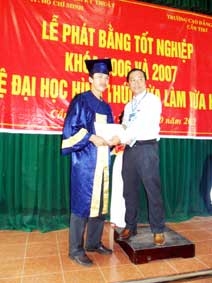 Thêm 74 tân kỹ sư tốt nghiệp ra trường