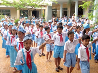 Phát huy những “điểm sáng” trong
phong trào thi đua dạy tốt , học tốt