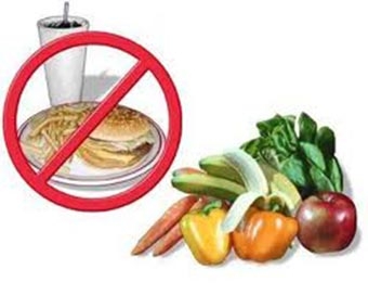 Trẻ nhỏ ăn quà vặt  dễ mắc hen suyễn và chàm 
bội nhiễm