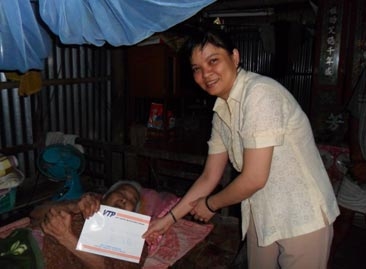 TRAO TIỀN TỪ THIỆN