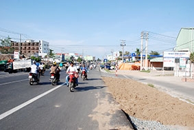 Cần nâng cao ý thức chấp hành Luật Giao thông đường bộ