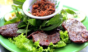 Bò một nắng, muối ớt kiến vàng
