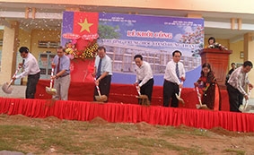 Khởi công xây dựng

Trường THCS Hưng Thạnh