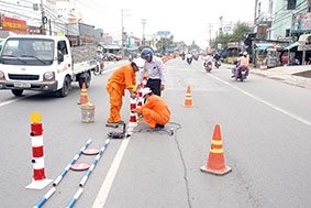 Tổ chức rà soát, khắc phục “điểm đen”, lắp đặt biển báo giao thông tuyến đường trọng điểm