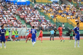 Không bắt tay