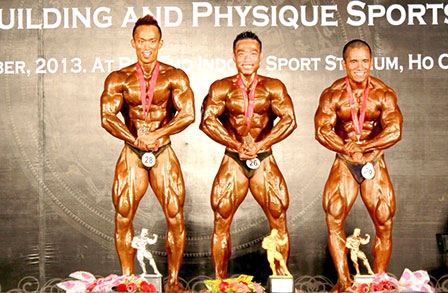 VĐV Nguyễn Anh Thông

 của Cần Thơ đoạt HCV 

hạng cân 60 kg