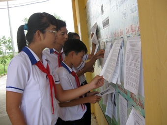 Khen thưởng kịp thời các tập thể, cá nhân 
thực hiện  tốt an toàn giao thông