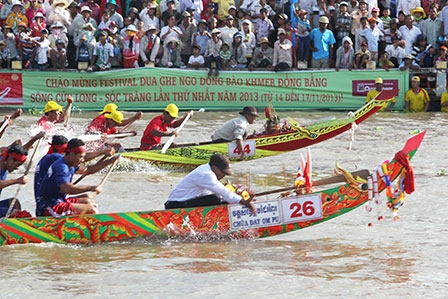 Cuốn hút đường đua trên sông Maspéro