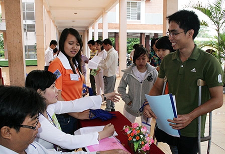 Hoa hướng dương giữa đời thường