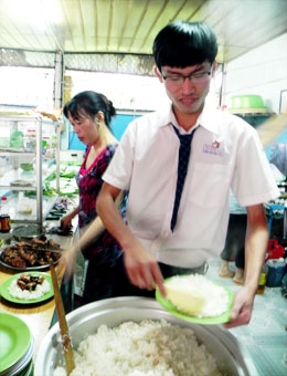 Niềm tin của cậu học trò nghèo